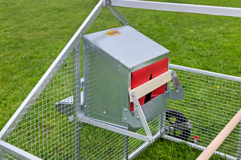 Nestbox Perch Operator (2)